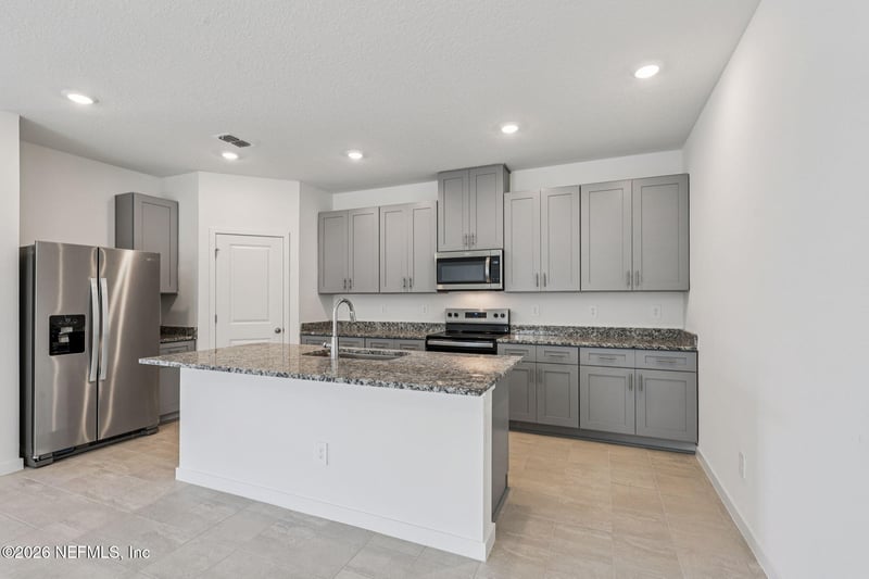 7774 Cahill Ln, Jacksonville, FL 32219