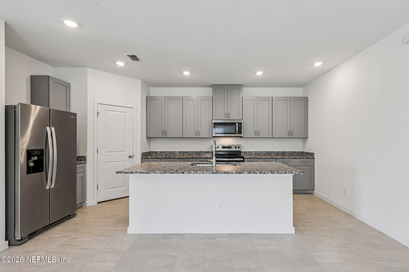 7774 Cahill Ln, Jacksonville, FL 32219