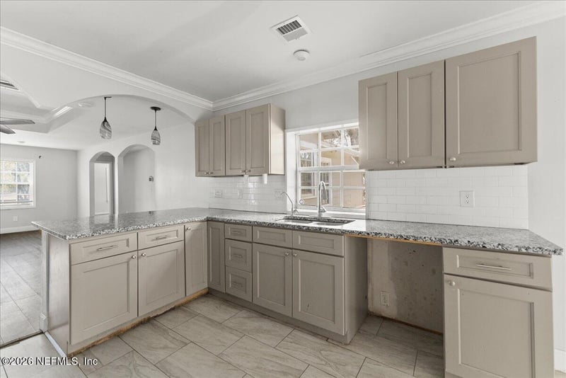 10565 Bessent Rd, Jacksonville, FL 32218