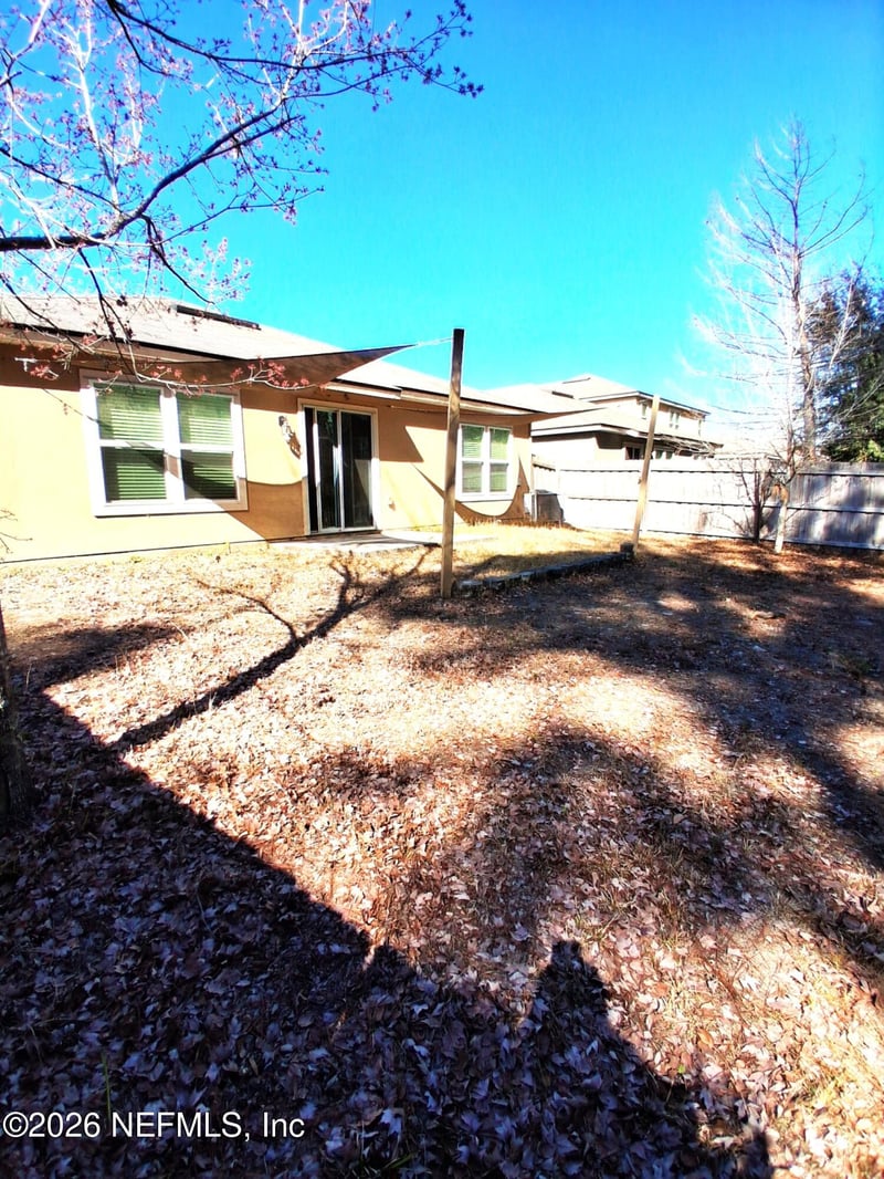 2047 April Oaks Dr, Jacksonville, FL 32221