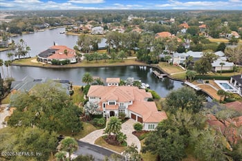 1397 Moss Creek Dr, Jacksonville, FL 32225