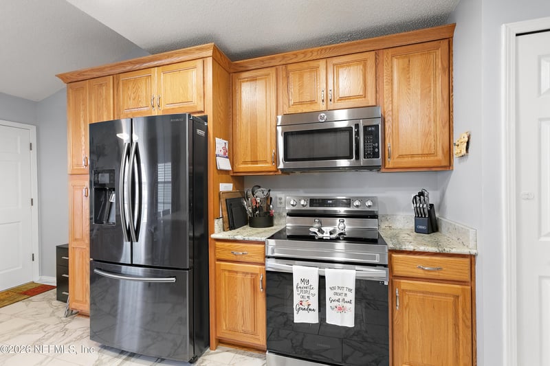 1249 Bee St, Orange Park, FL 32065