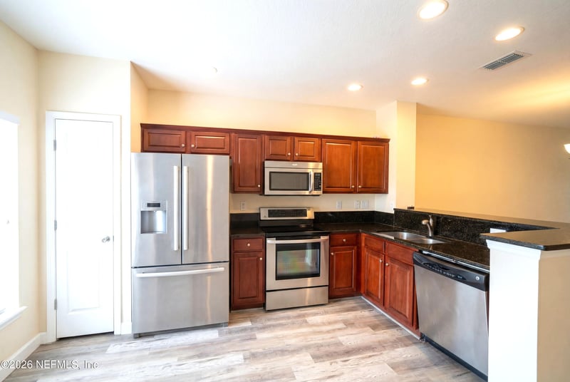 8118 Summergate Ct, Jacksonville, FL 32256