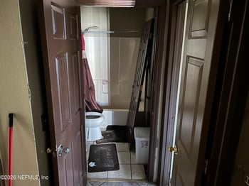 5352 Dodge Rd, Jacksonville, FL 32209