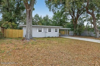 7143 King Arthur Rd, Jacksonville, FL 32211