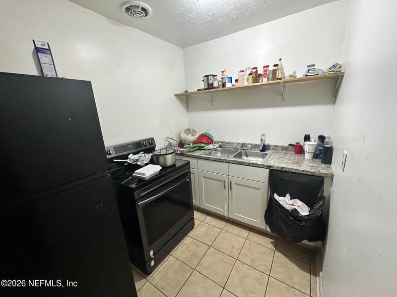 7104 Ken Knight Dr, Jacksonville, FL 32209