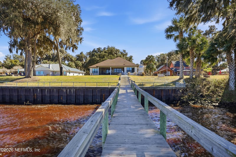 312 Moonstone Dr, East Palatka, FL 32131