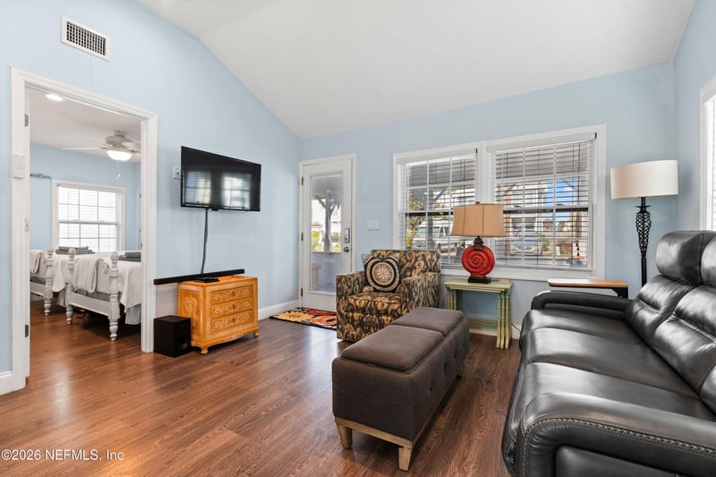 120 8th Ave, Jacksonville Beach, FL 32250