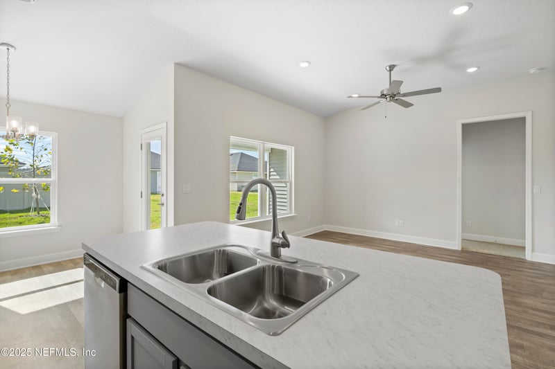 8357 Helmsley Blvd, Jacksonville, FL 32219