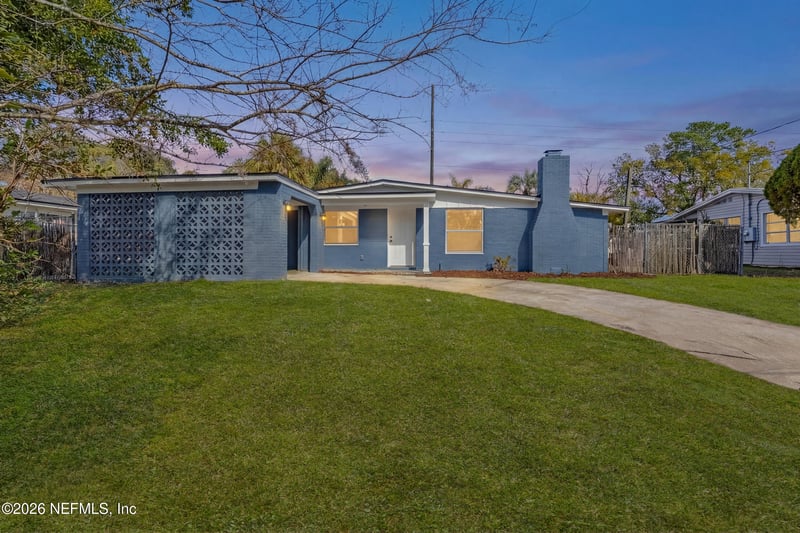 7661 Knoll Dr, Jacksonville, FL 32221