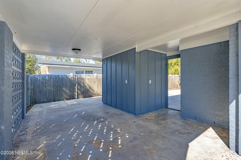 7661 Knoll Dr, Jacksonville, FL 32221