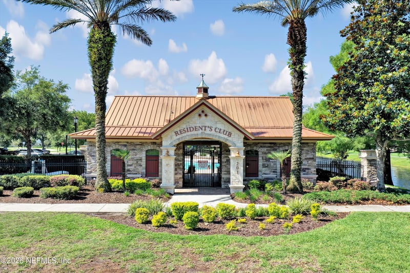 479 Walnut Dr, St Johns, FL 32259