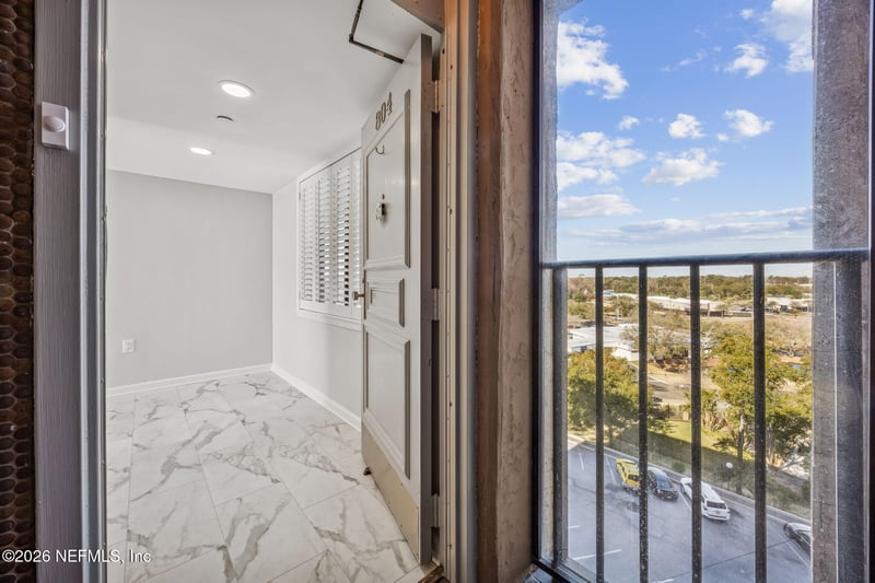 4401 Lakeside Dr #804, Jacksonville, FL 32210