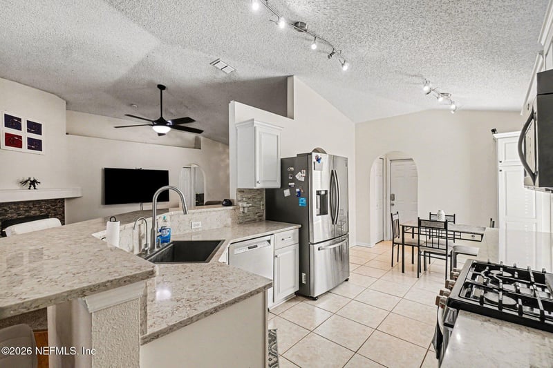 2602 Sunrise Ridge Ln, Jacksonville, FL 32211