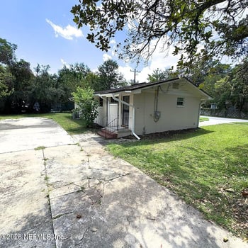 1819 Clyde St, Jacksonville, FL 32208
