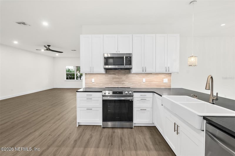 2 Saw Mill Ct, Palm Coast, FL 32164