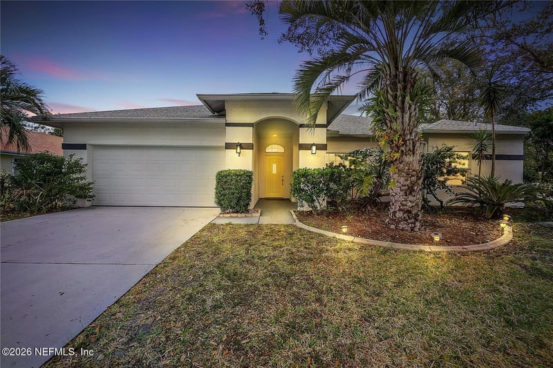 2 Saw Mill Ct, Palm Coast, FL 32164