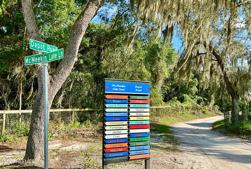 145 Depot Rd, Hawthorne, FL 32640