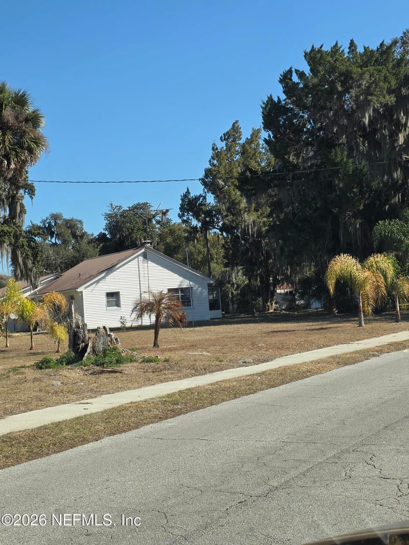 624 Palmetto Ave, Crescent, FL 32112