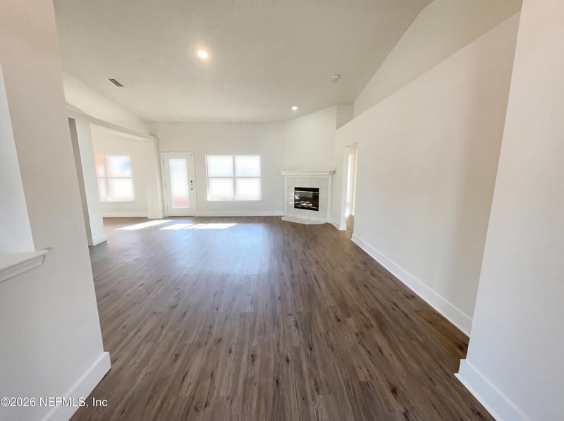 978 Tammy Cove Ln, Jacksonville, FL 32218