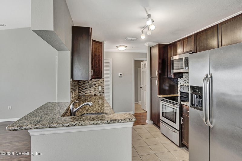 7800 Point Meadows Dr #631, Jacksonville, FL 32256