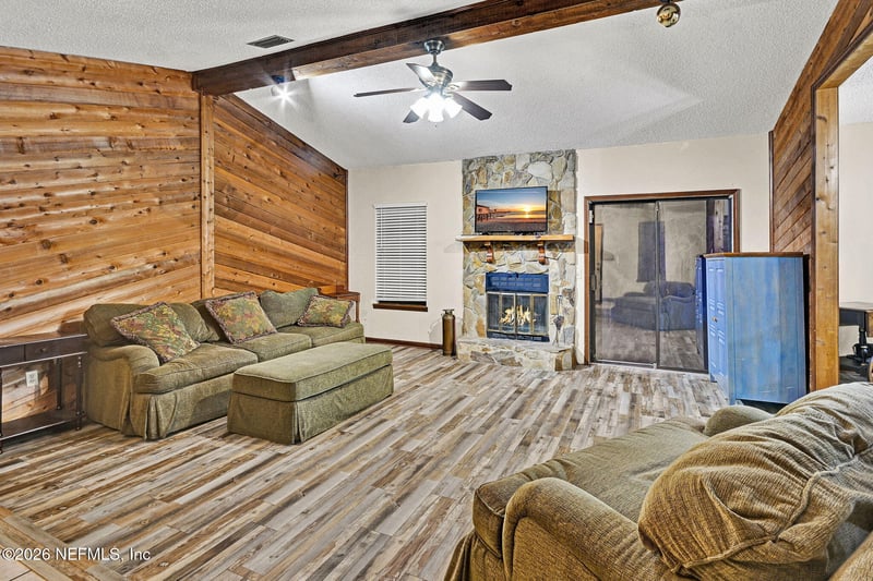 1305 Lake Asbury Dr, Green Cove Springs, FL 32043