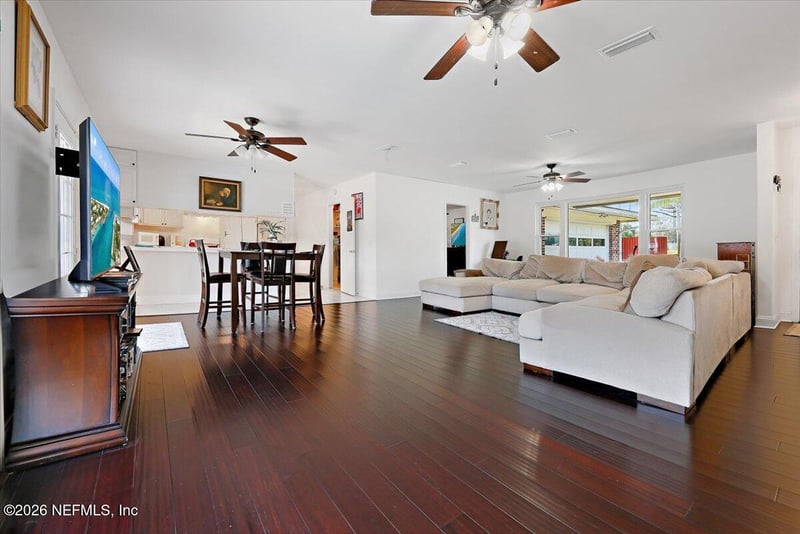 2243 Four Winds Dr, Jacksonville, FL 32224