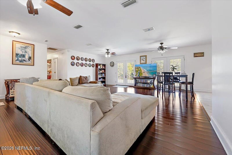 2243 Four Winds Dr, Jacksonville, FL 32224