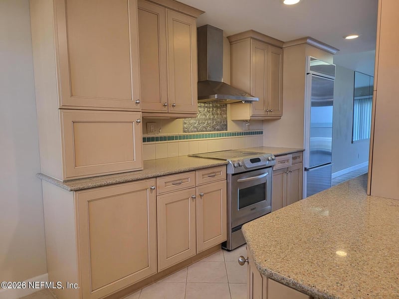 1901 1st St #203, Jacksonville Beach, FL 32250