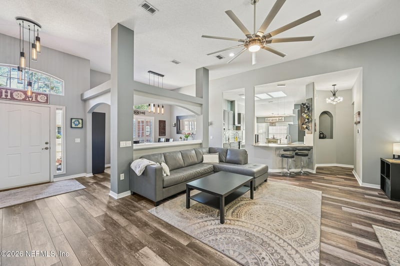 1764 Redwood Ln, Middleburg, FL 32068