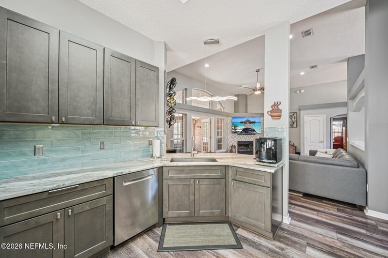 1764 Redwood Ln, Middleburg, FL 32068