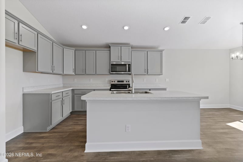 8393 Helmsley Blvd, Jacksonville, FL 32119