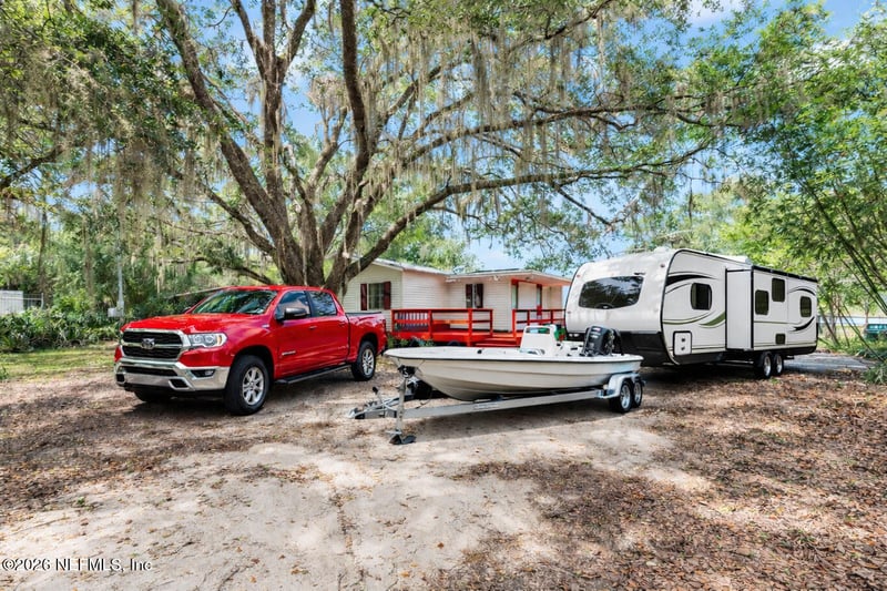 140 Morris Lake Dr, Hawthorne, FL 32640