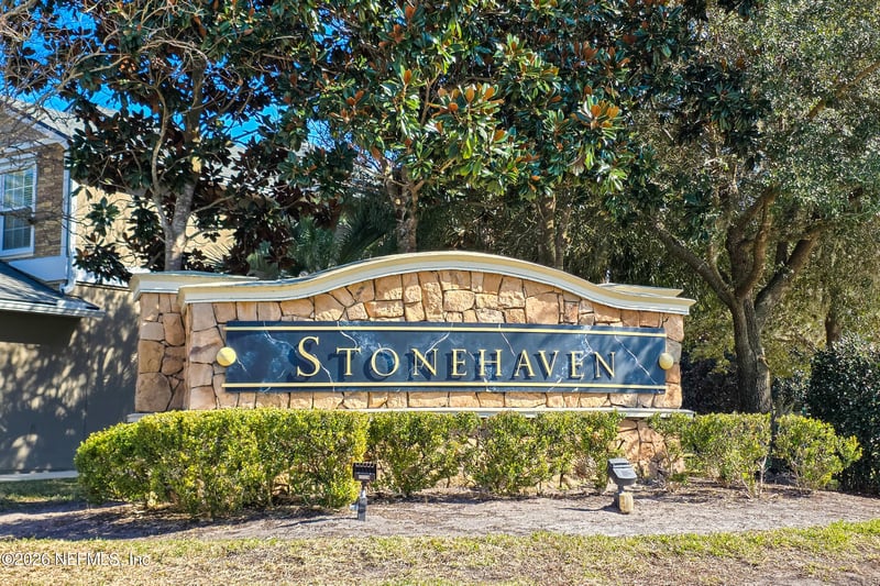 220 Leese Dr, St Johns, FL 32259