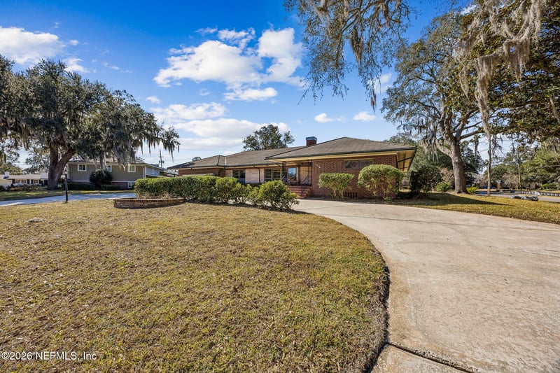 4768 Queen Ln, Jacksonville, FL 32210