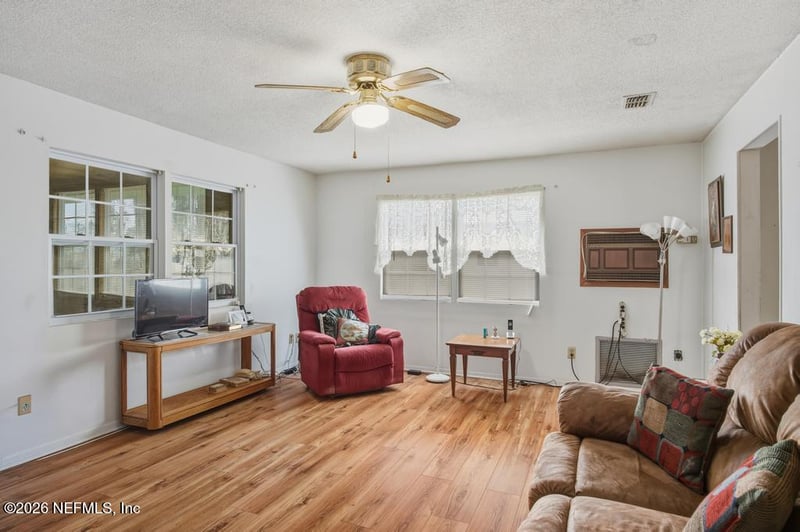 2012 Teal Ln, Middleburg, FL 32068