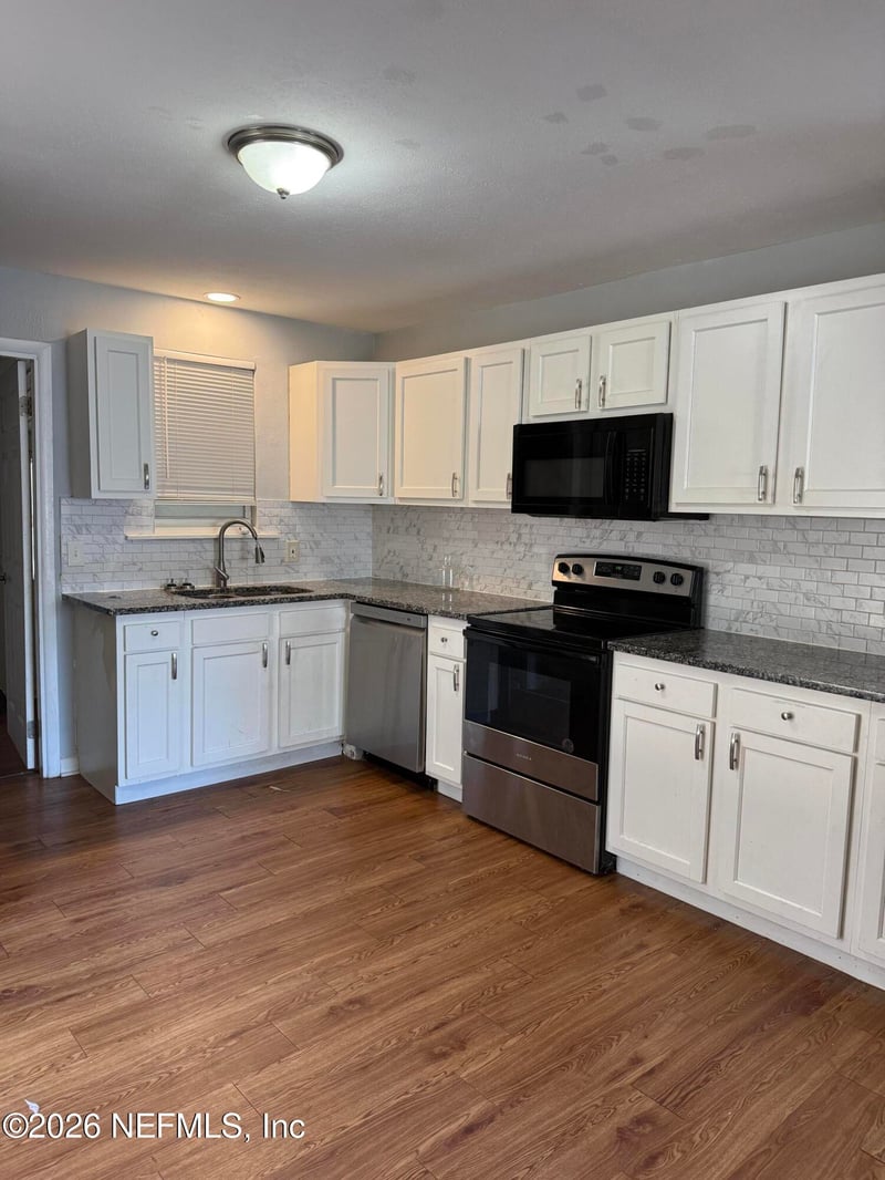 8515 Maple St, Jacksonville, FL 32244