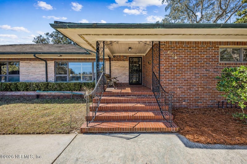 4768 Queen Ln, Jacksonville, FL 32210