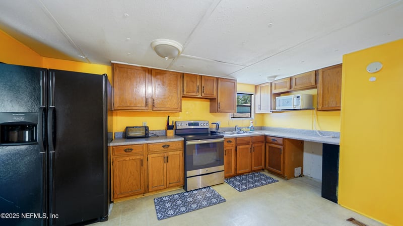 10254 Roadway Dr, Jacksonville, FL 32225