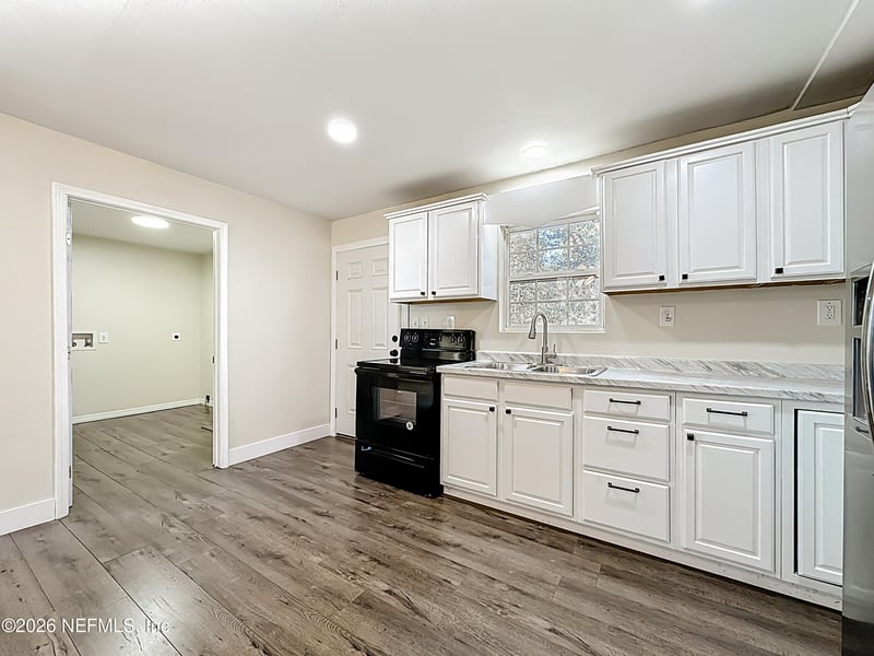 141 Paris St, Interlachen, FL 32148