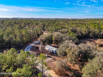 141 Paris St, Interlachen, FL 32148