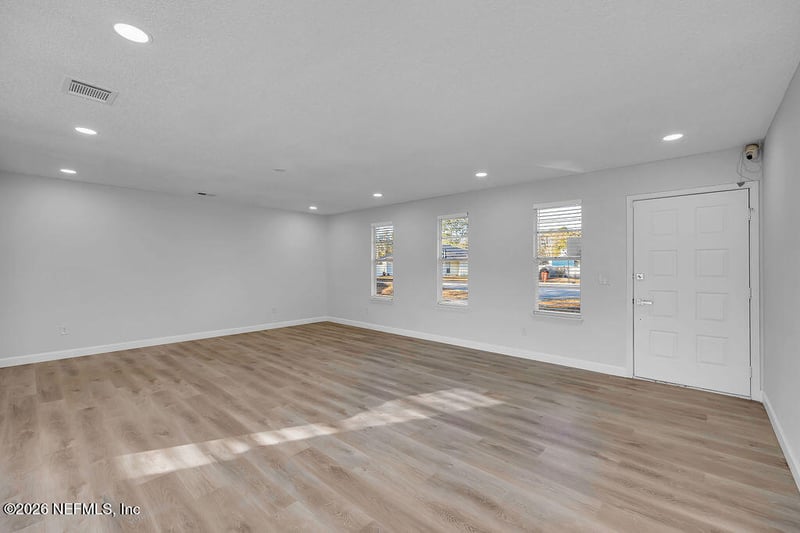 10773 Spurs Ct, Jacksonville, FL 32225