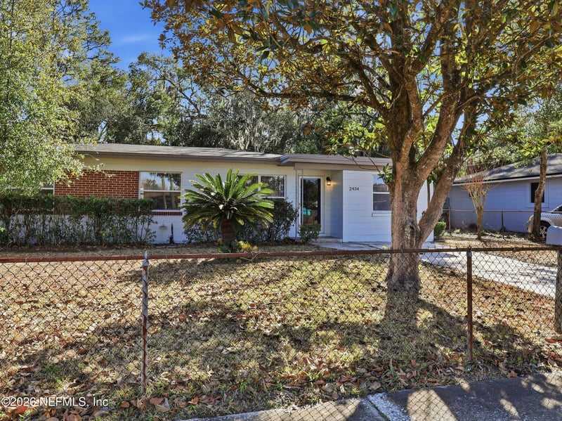 2434 Leonid Rd, Jacksonville, FL 32218