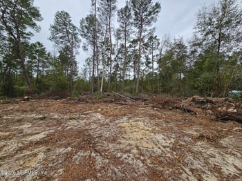 131 5th St, Interlachen, FL 32148