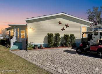 100 Happiness Dr, Welaka, FL 32189