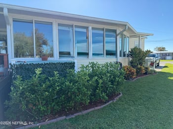 100 Happiness Dr, Welaka, FL 32189