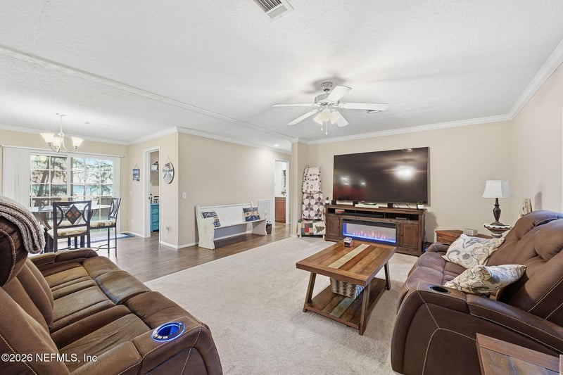 102 Lake Shore Ln, Crescent, FL 32112