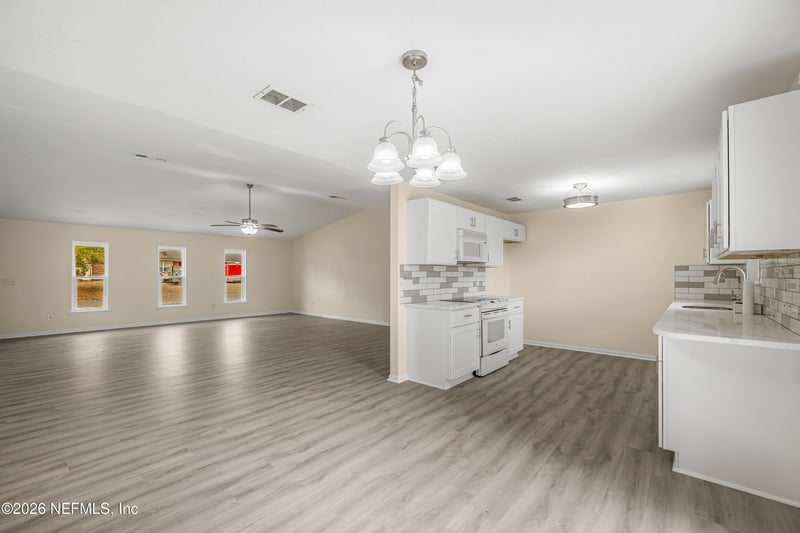 2427 Olson Ln, Jacksonville, FL 32210