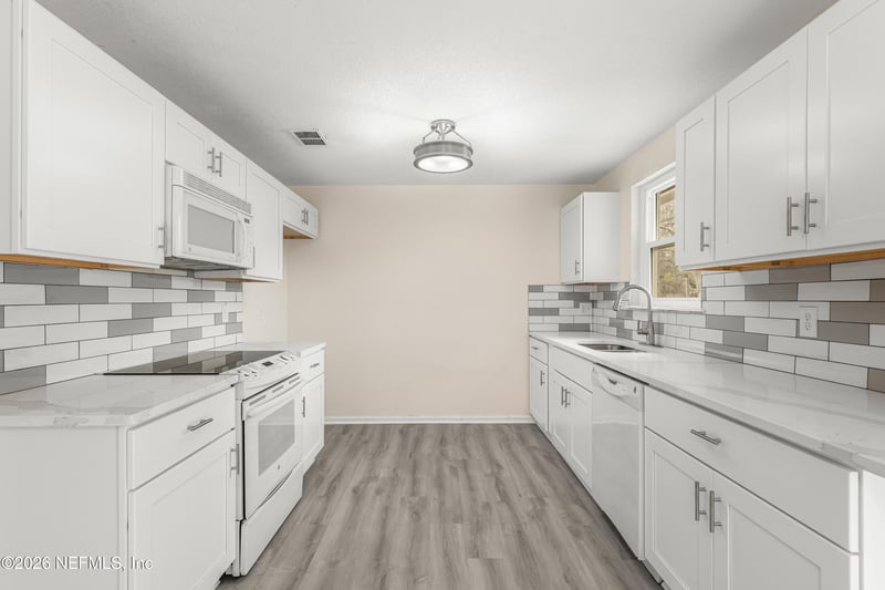 2427 Olson Ln, Jacksonville, FL 32210