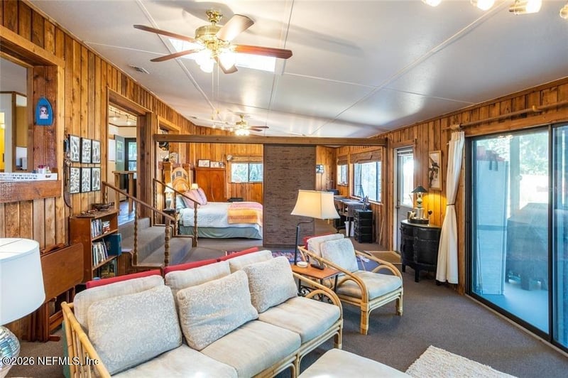 186 Little Orange Lake Dr, Hawthorne, FL 32640